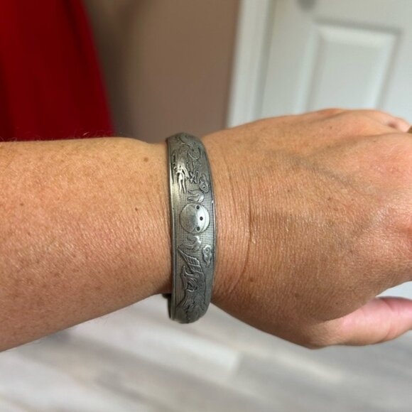 STAINLESS STEEL Engraved Silver Bangle Bracelet With bird detail 🕊️ - Picture 1 of 7